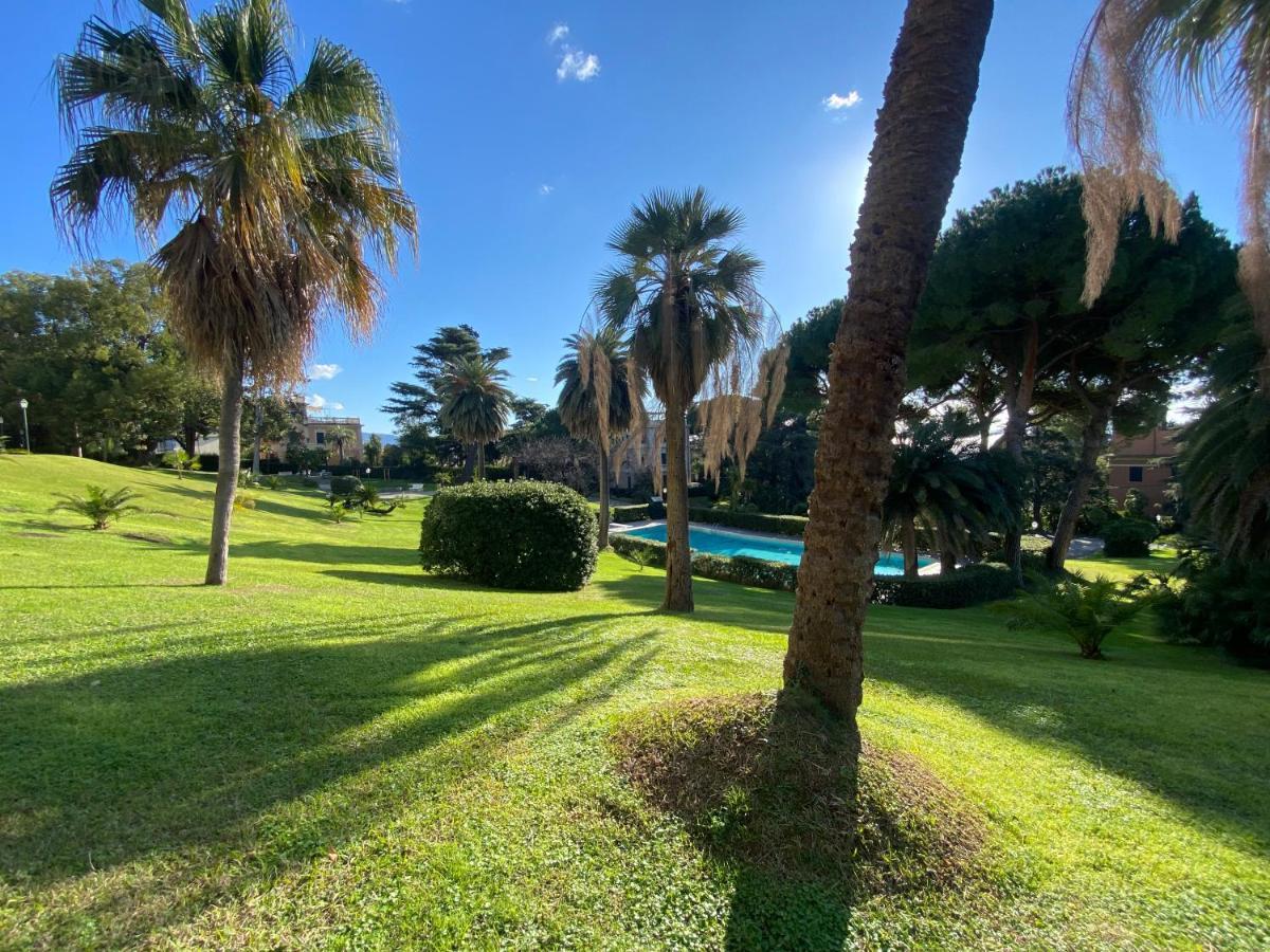 Casaviva-Stylish Trilo With Ac-Shared Pool-Parking Génova Exterior foto